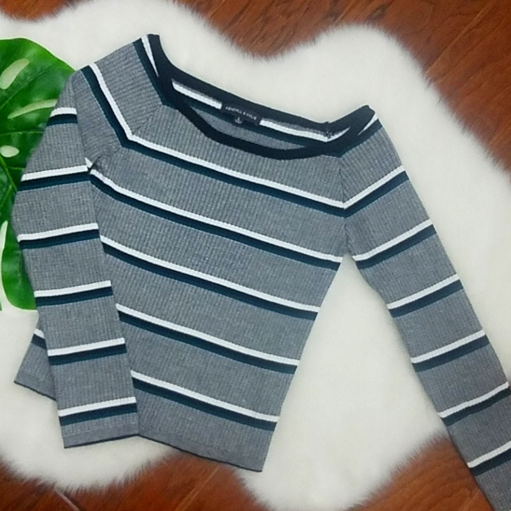 3 for $20 Kendall & Kylie Crop Top Size Large